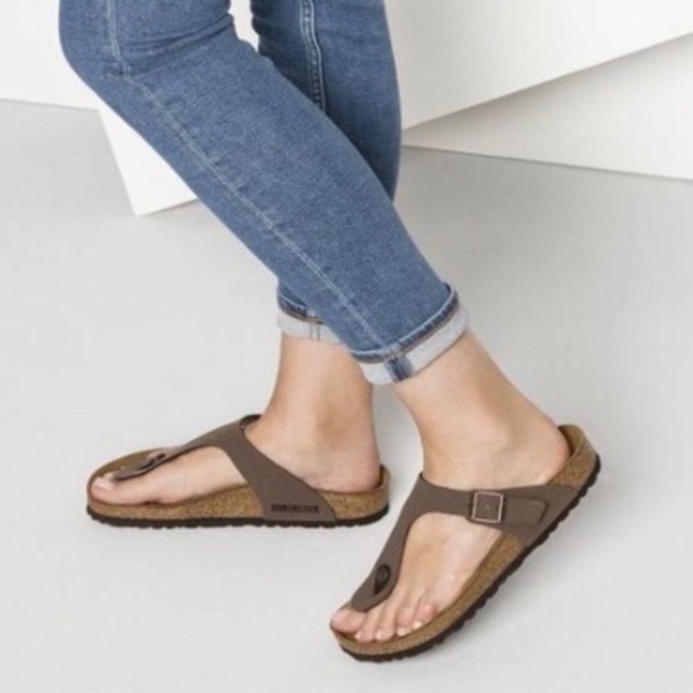 Birkenstock women Gizeh Mocha Size 38 US 7-7.5  gently used